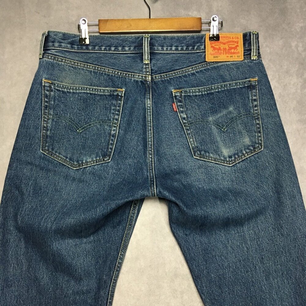 Levis Mens 505 Regular Fit Blue Jeans size 36x32 Handsome Fadingโ Denim Pants